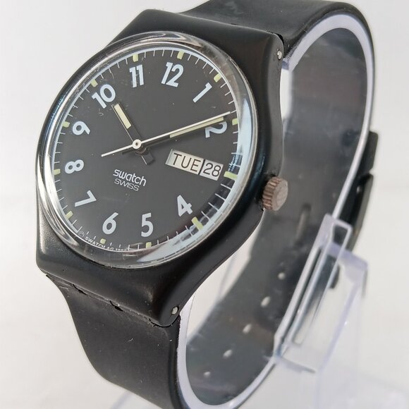 VINTAGE 1989 Swatch GB716 "Knight of Night" 34mm Swiss Made Day/Date Watch - Picture 1 of 11